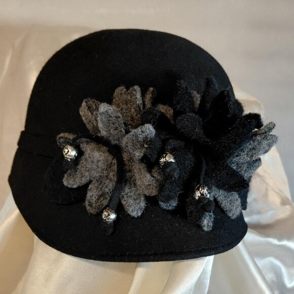 Raffaello Bettini Women's Black & Gray 100% Wool Cloche Hat - Picture 1 of 5